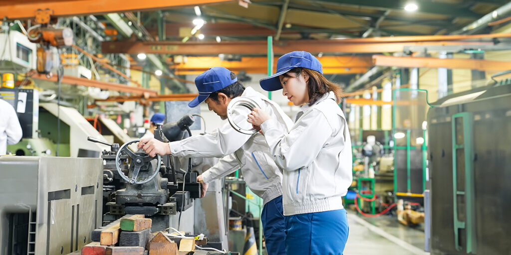 BOMの課題を解決するPLMシステム導入のすすめ――部品表整備と製造DXの要点